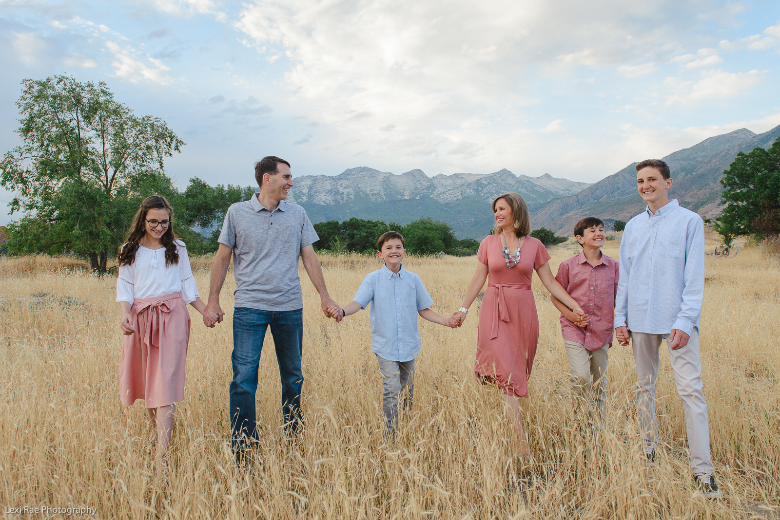 What to Expect from your Extended Family Photography Shoot in Utah