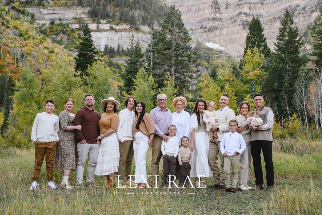 utah extended family photo in the alpine loop