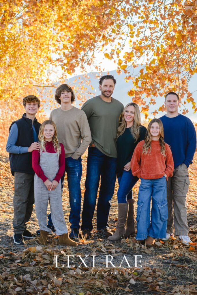 Fall family photo taken in Utah County. Cozy and comfortable wardrobe. 