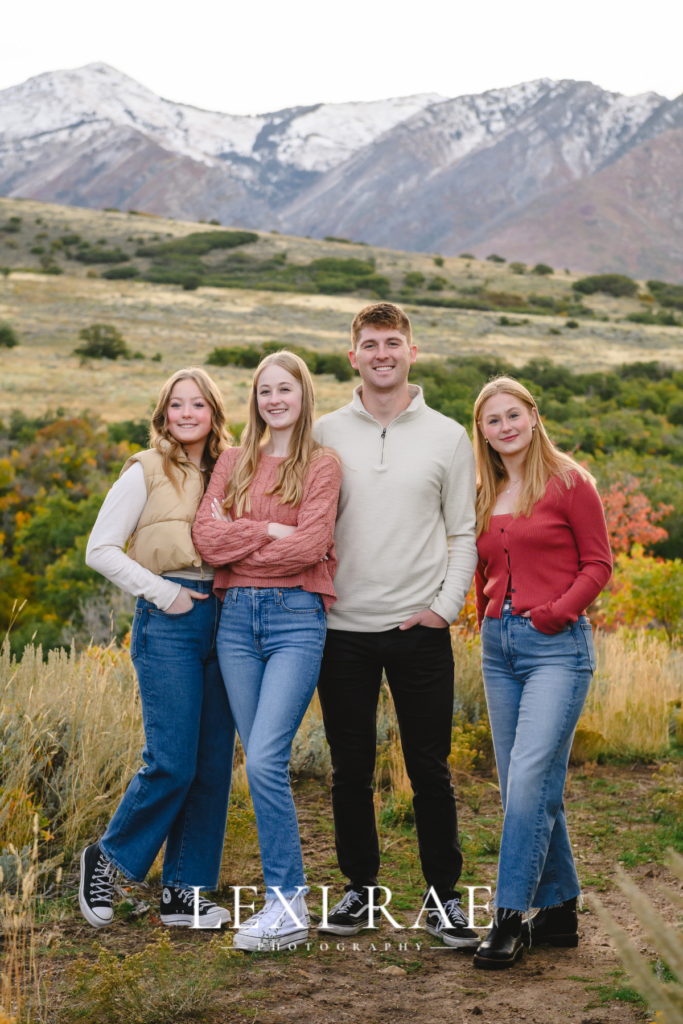 Utah county photography session. Four siblings dressed in textures and layers for cooler weather. 